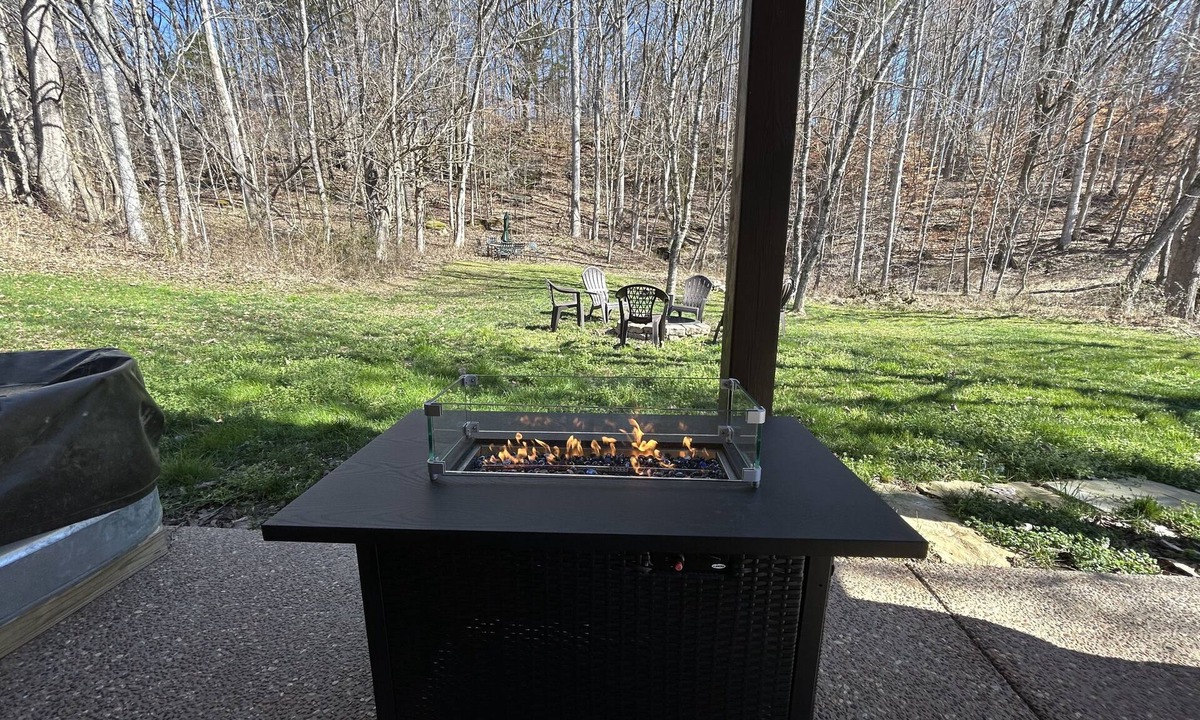Cookeville Cottage | Private cottage: fire pit, stock tank, wi-fi, by Cummins Falls, TnTech, no pets