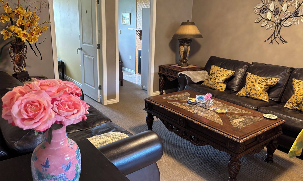 Aldergrove House | 🌿 Private cozy bedroom in Aldergrove. No stairs. 1 hour to Vancouver Airport,