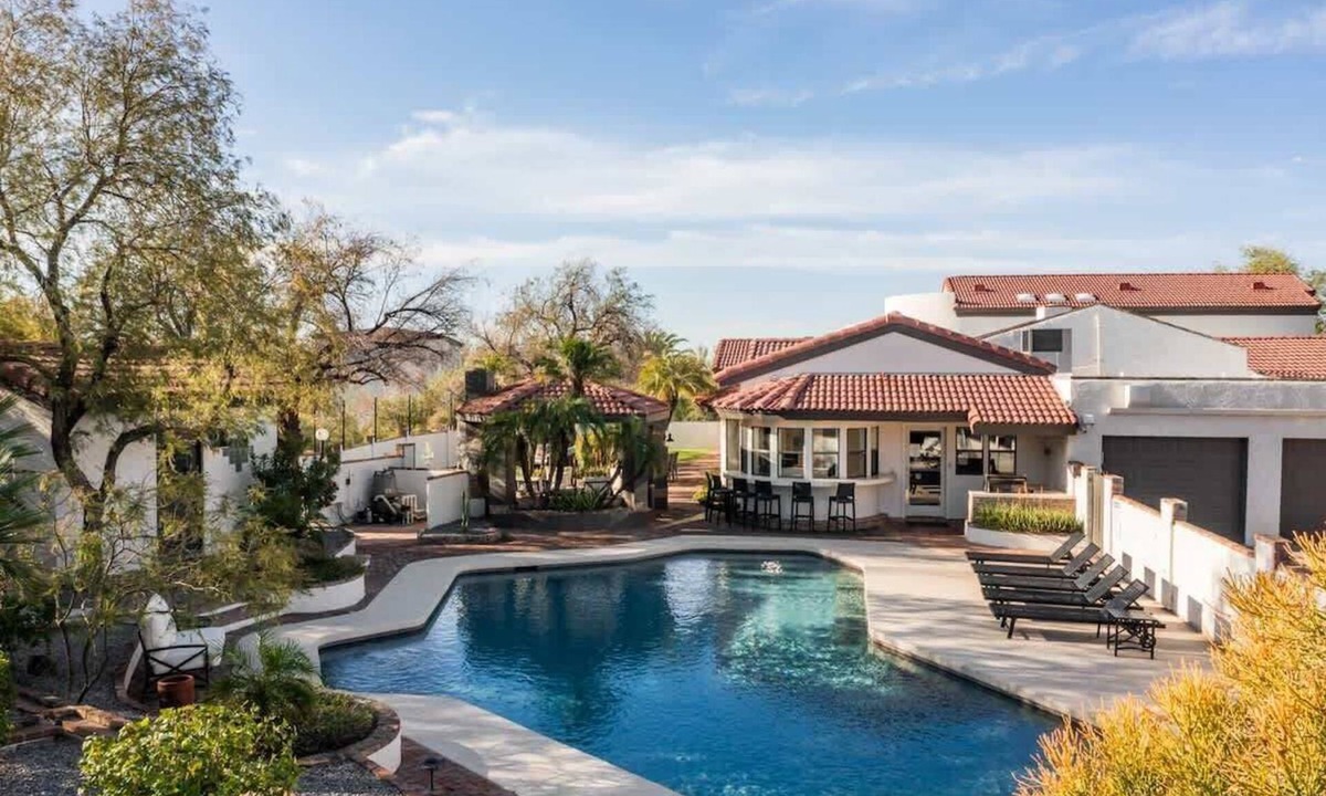 Paradise Heights House | Private Desert Compound w/pickle-ball, heated