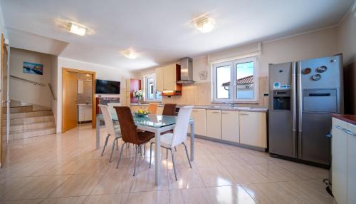 Palit Villa | Private Detached House-2 Bedroom&3 Bathroom with Relaxing Garden Terrace-Grubelic House
