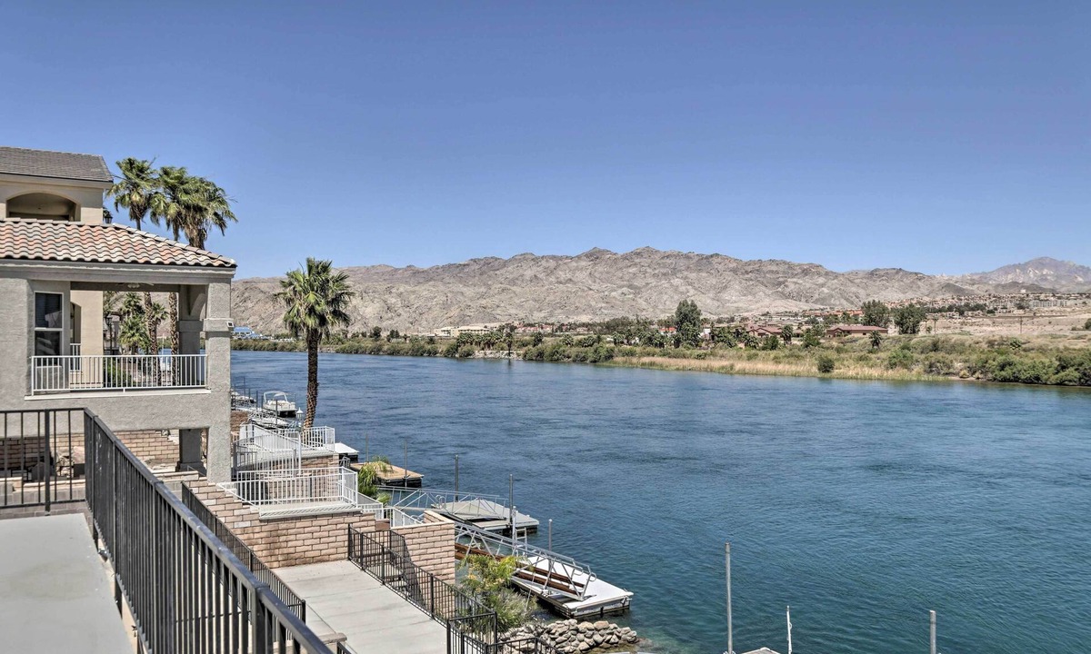 Holiday Shores House | Private Dock, Tons of Fun! Home on Colorado River