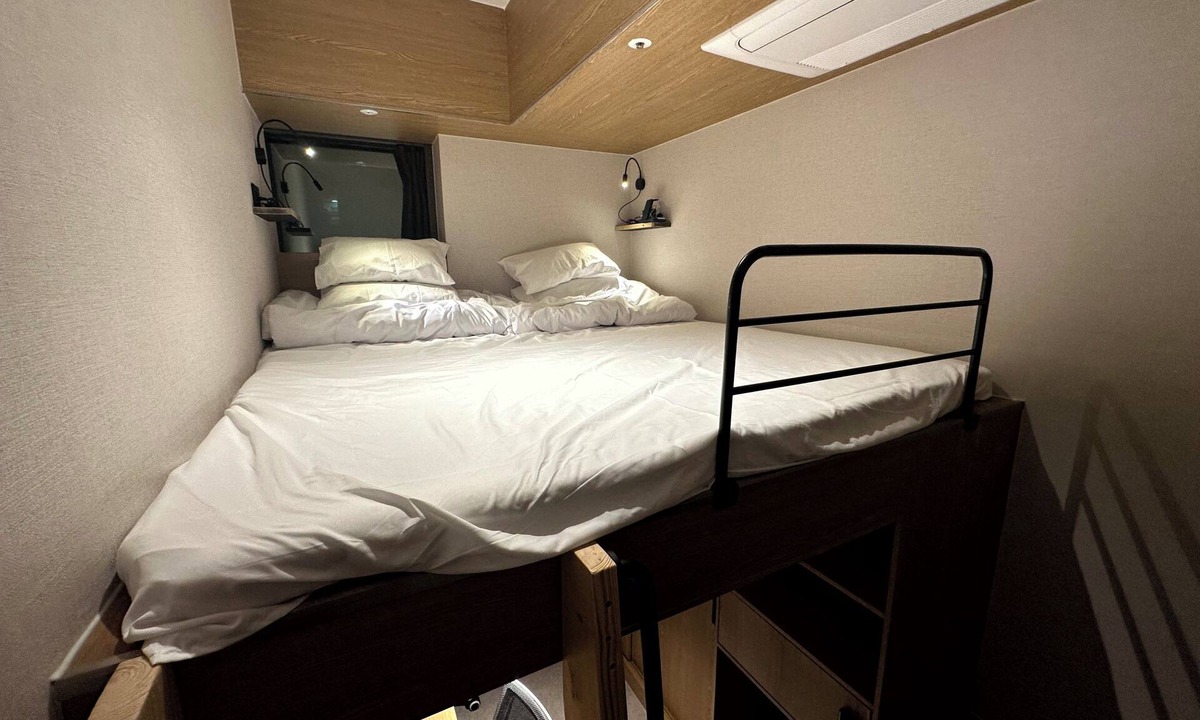 Jwadongsunhwan-ro Hostel | Private Double (Executive)