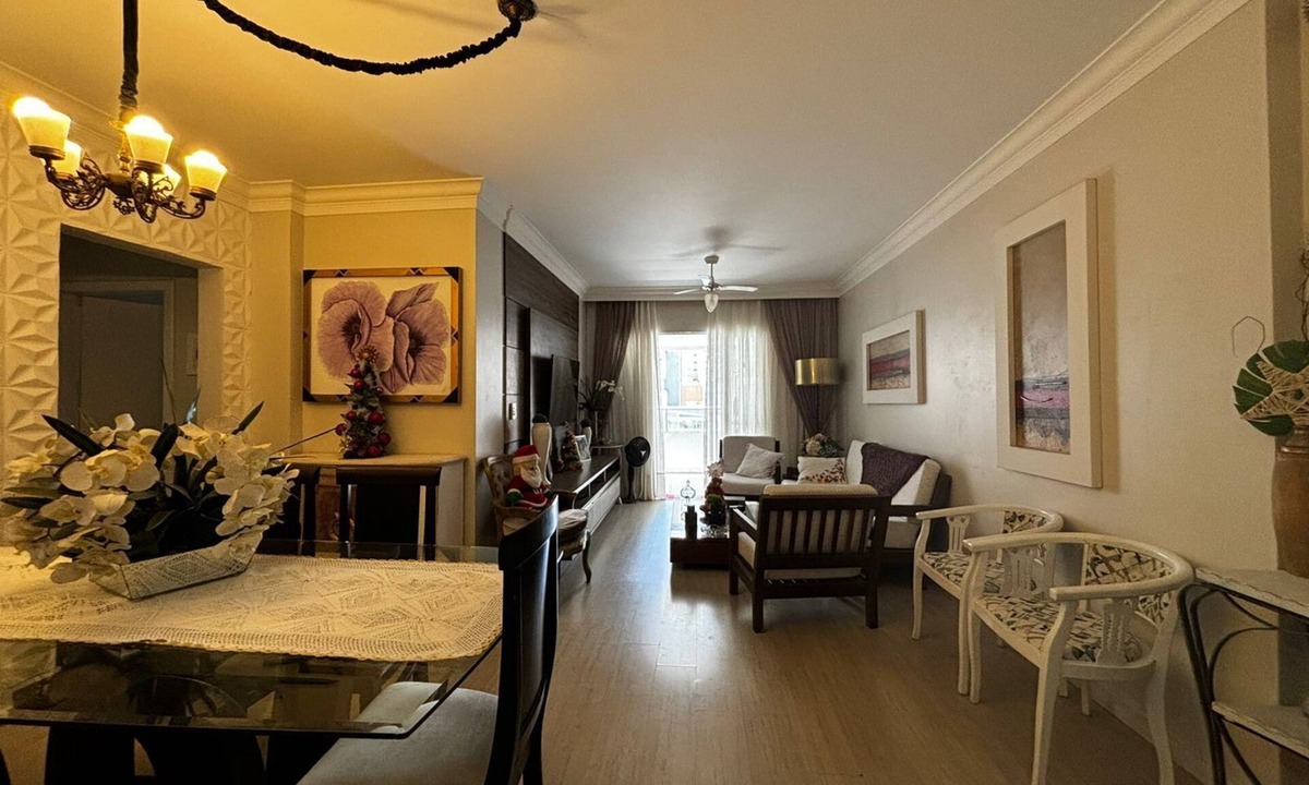 Castelo Branco Apartment | Private double room for rent. Shared apartment, air conditioning, TV, minibar. 250m from the beach
