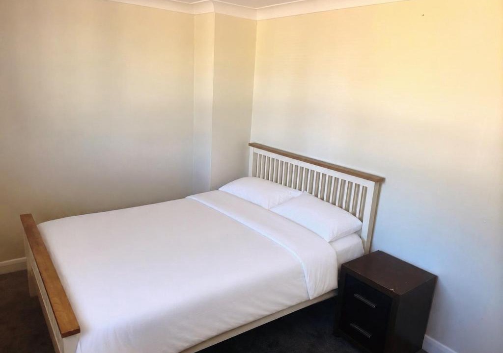 Heworth House | Private Double Room with Shared Bathroom