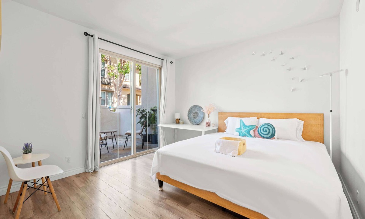 Irvine Apartment | Private Entry Cozy Suite w Patio Bath Kitchenette