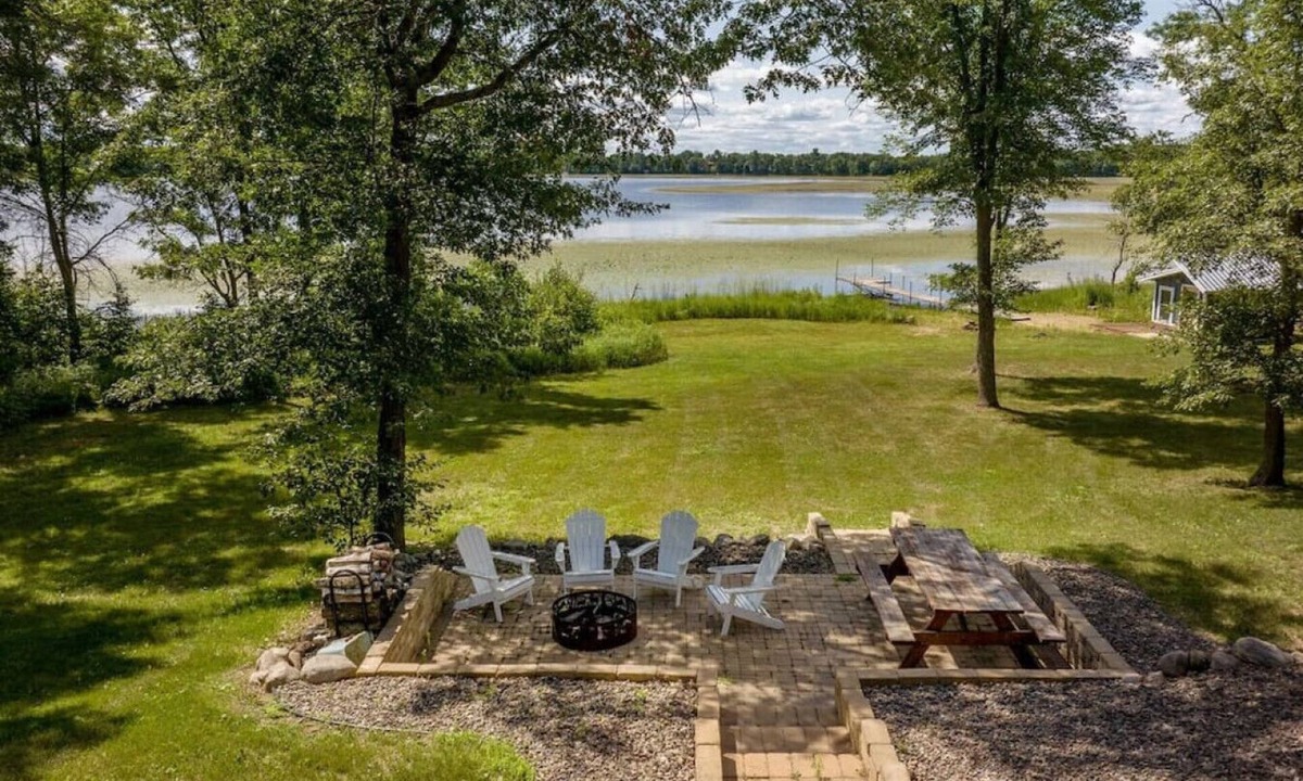 Ossipee House | Private Escape on Fishermans Way