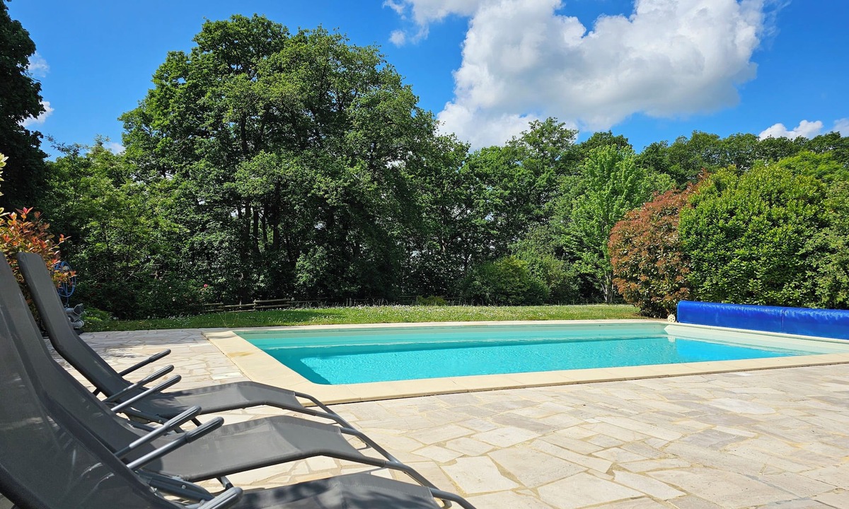 Neauphle-le-Chateau House | Private Estate with Pool – Apartment + Poolhouse near Versailles & Paris