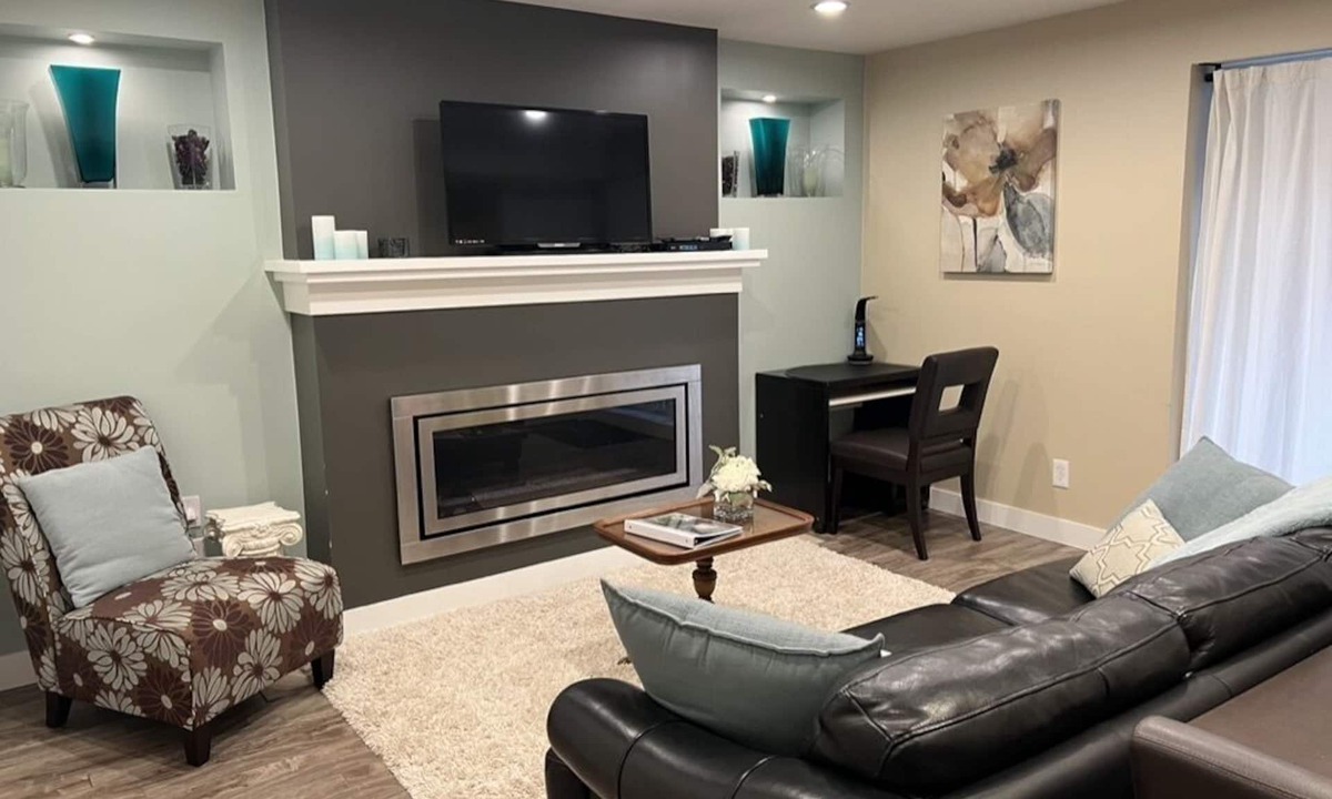 Langley House | Private Executive Suite -fully furnished-Fort Langley, British Columbia