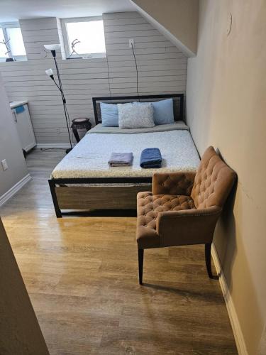 Toronto Entertainment District House | Private MAJOR INTERNATIONAL SPORTING EVENT SUITE-Attached Bath,Private Coffee Station-Private Parking-Walking to BMO STADIUM TRAIN