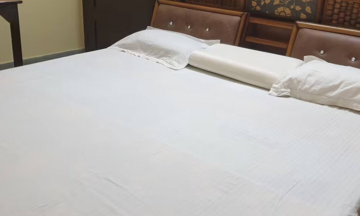 Lanka Apartment | Private Flat with open space WiFi and AC in charming Varanasi near Assi Ghat