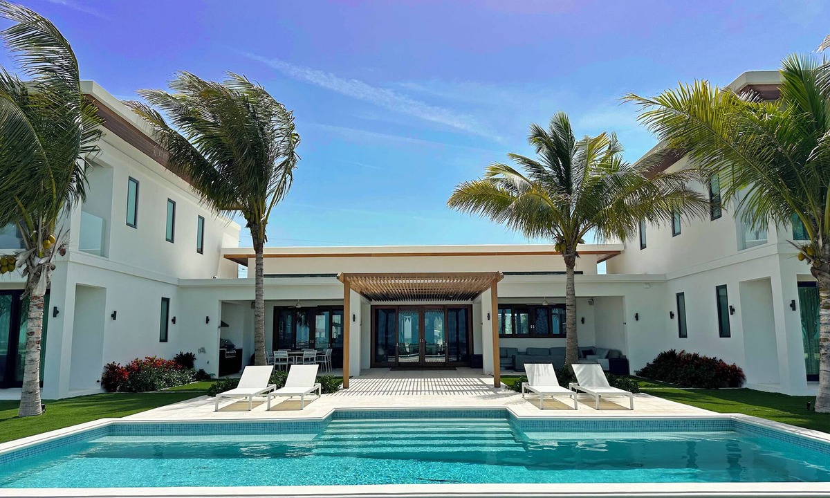 Juba Sound Villa | Private four bedroom Villa with ocean view.