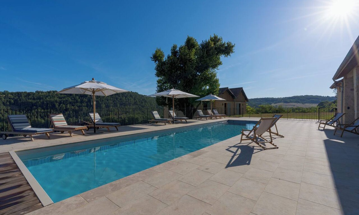 Saint-Germain-de-Belves Other | Private estate | Swimming pool | Air conditioning | 80 ha