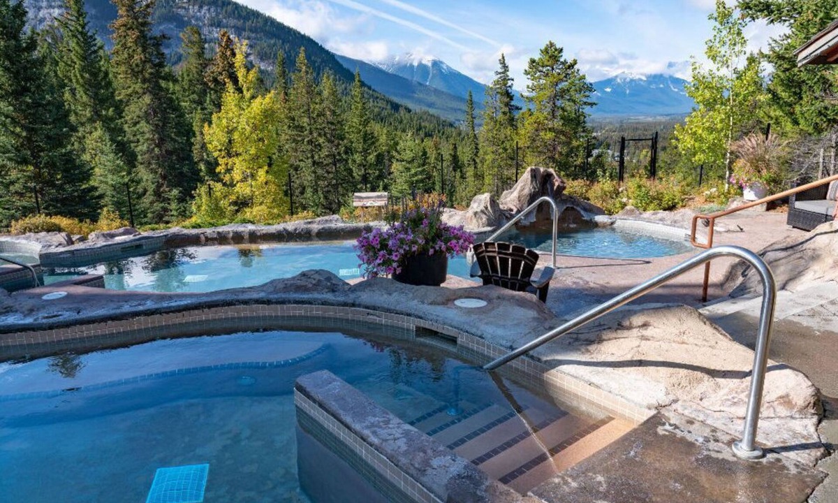 Banff Condo | Private Games Room! Bright + Spacious Banff Condo