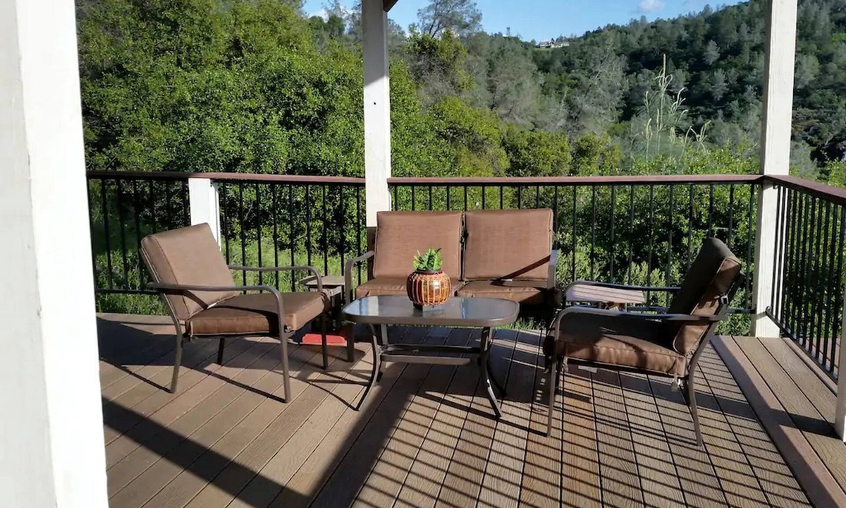 Penn Valley Cabin | Private Ground Floor Accommodation for a Couples' Getaway in Penn Valley, California