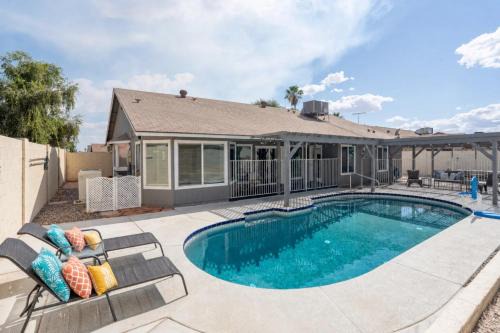 Foxfire House | Private Heated Pool Perfect for Groups