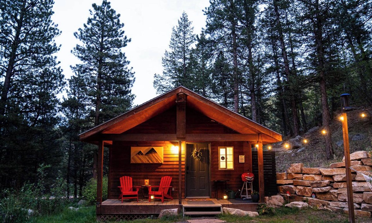 Drake Cabin | Private Hiking Trail! 2.4 miles to Estes Park, near RMNP w/King bed. Dogs ok!