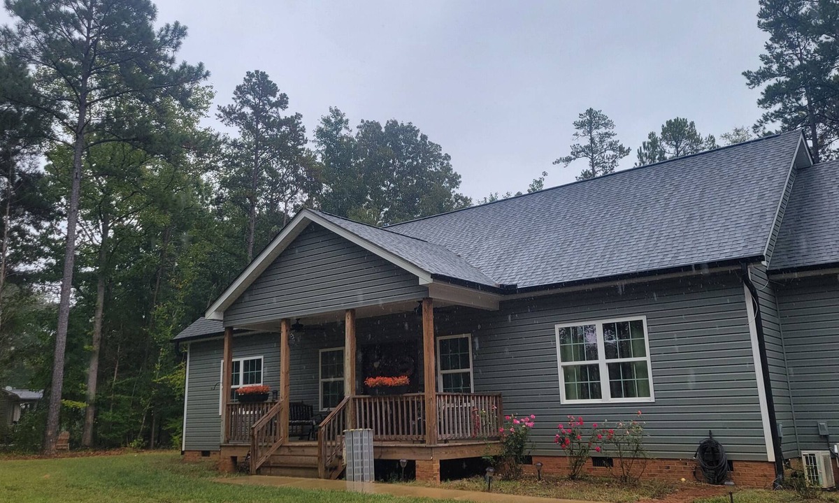 Edgemoor House | Private Home Catawba SC 4 bedrooms 2 bathrooms near the Lake, River, Carowinds.