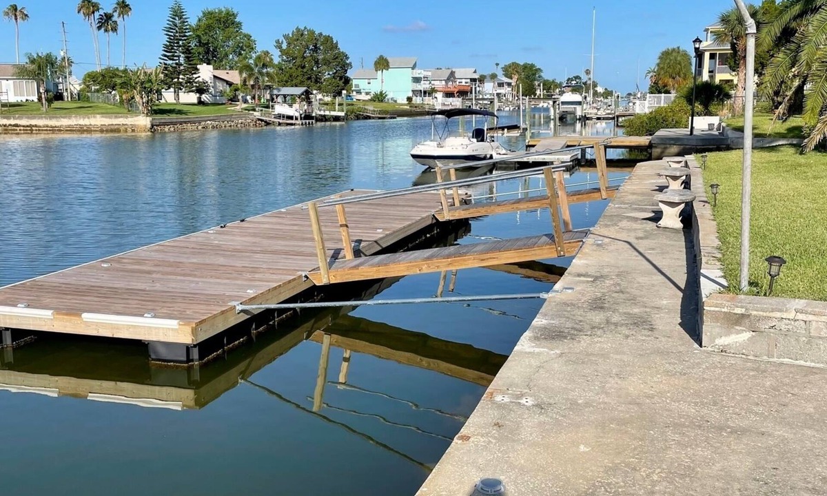 Spring Hill House | Private Home on Deep Salt Water Canal With Direct Gulf Access