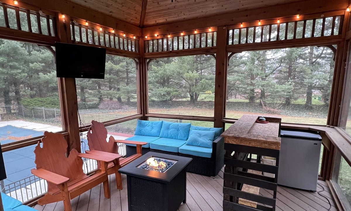 Whittaker House | Private Home with Large Property Near Ann Arbor