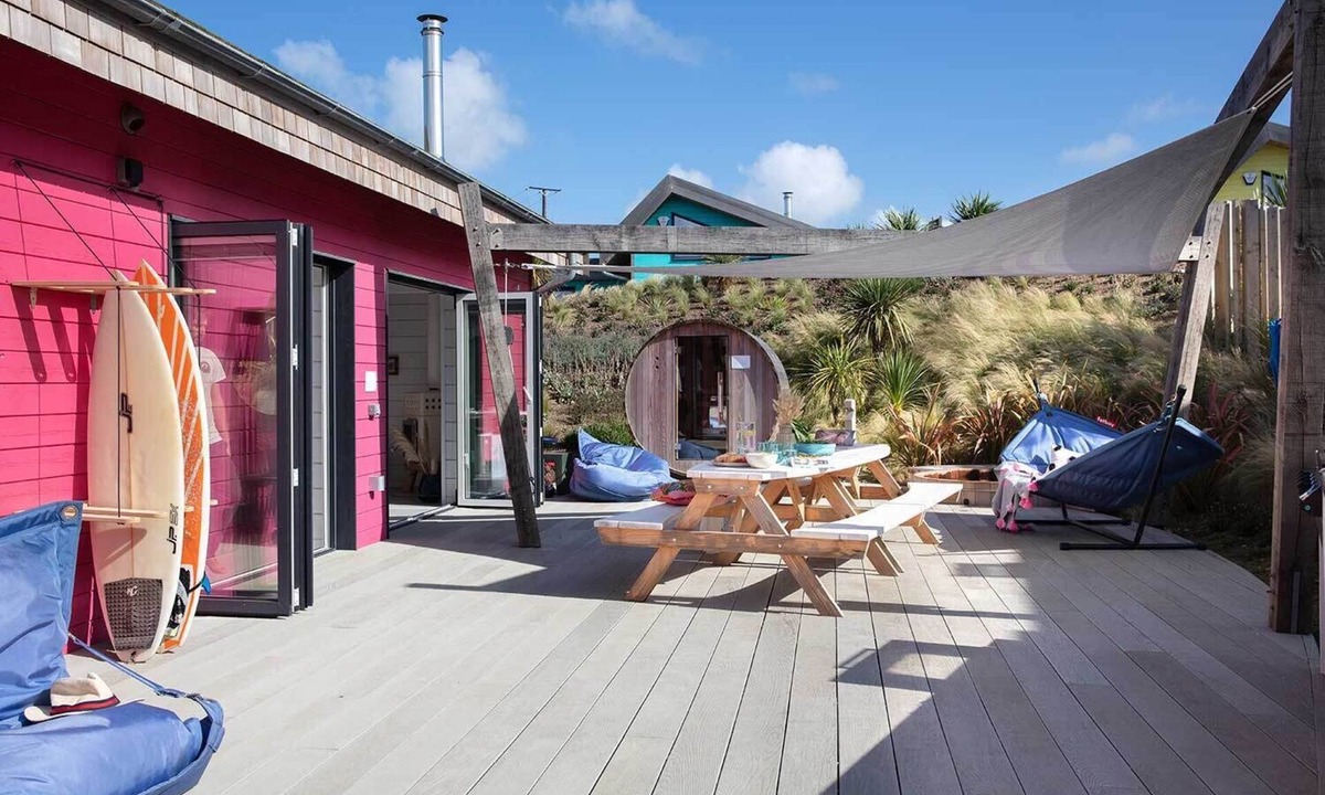 Gwithian House | Private Hot Tub & Sauna, Walk to Beach, Ample Parking