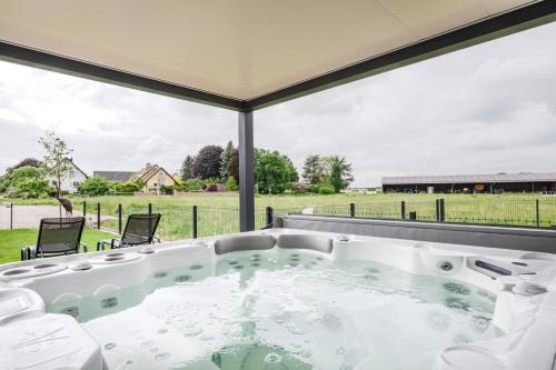 Hipsheim Villa | Private Jacuzzi, 3 suites, enclosed garden & parking