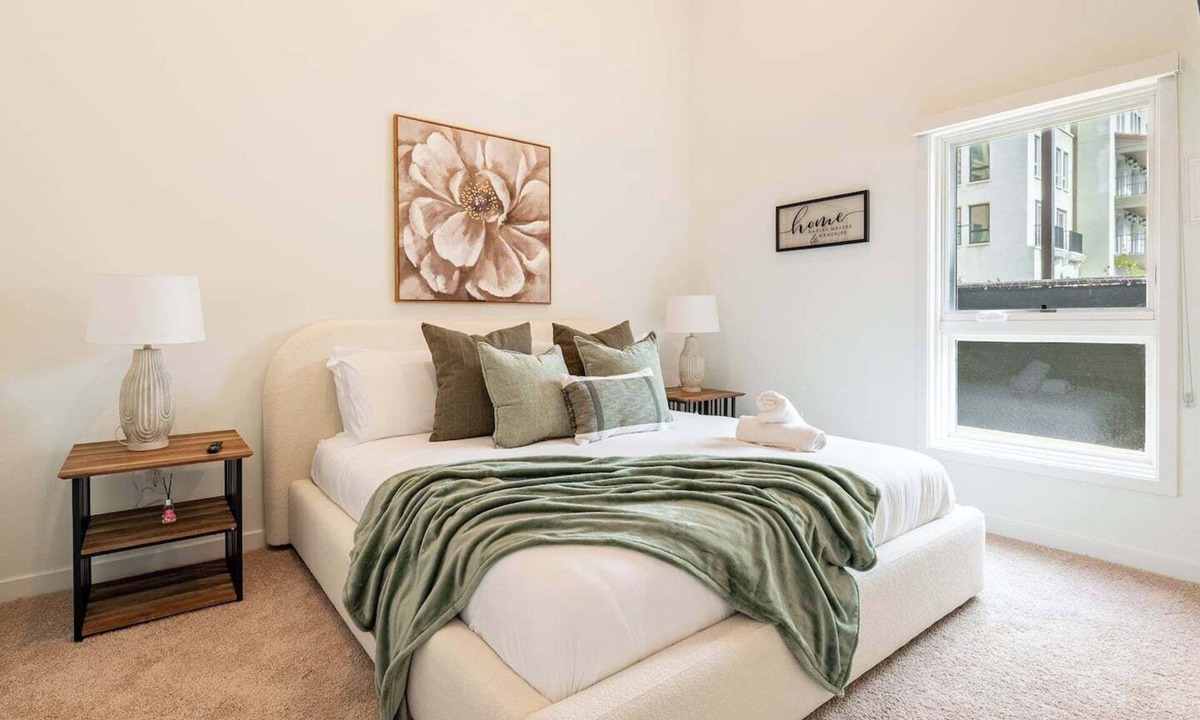 San Bernardino County Apartment | Private King 1B1B Oasis｜Pool & Spa Amenities