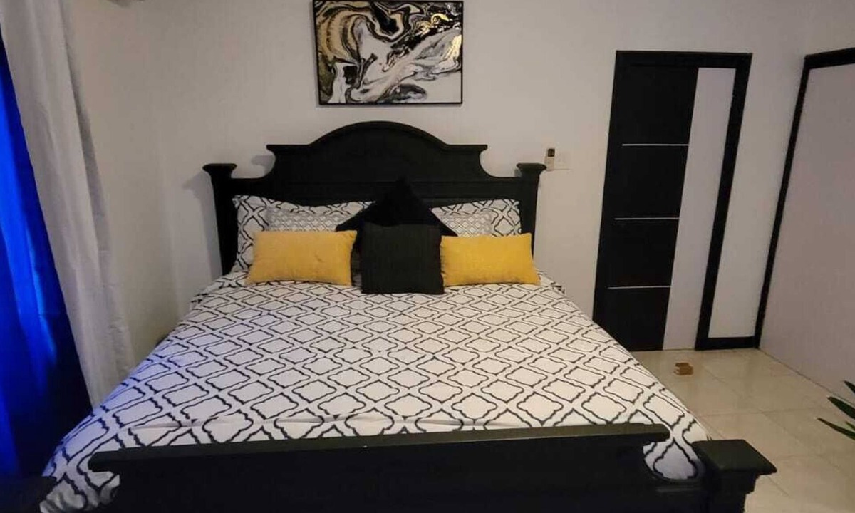 Norbrook Apartment | Private Kingston Paradise