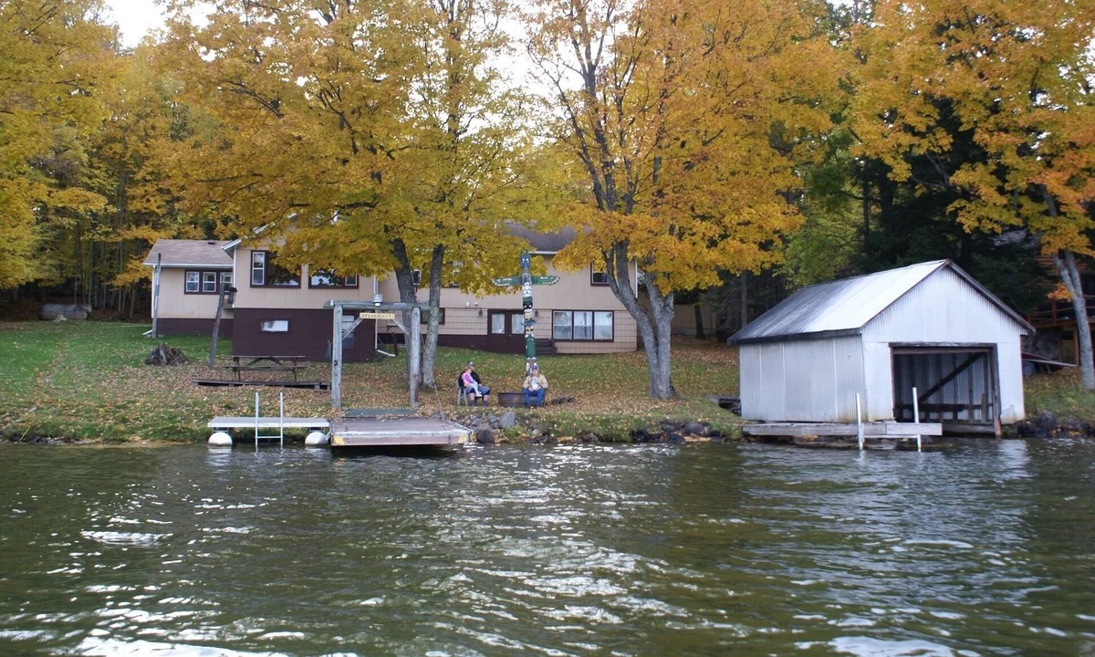 Watersmeet House | Private lakefront on the Cisco Chain in the heart of Michigan’s Upper Peninsula.