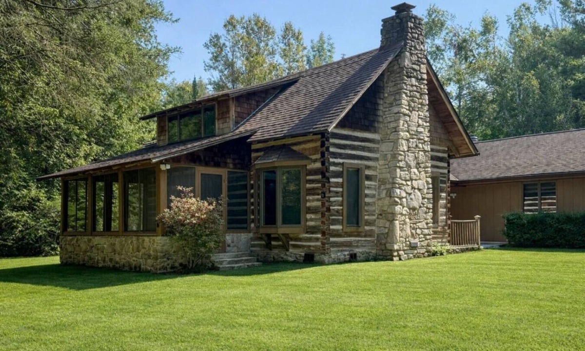 Ephraim House | Private location, close to town, to play, hunt, or unwind—seclusion without sacrificing convenience