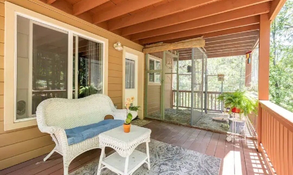 Nevada City House | Private master bed/bath with separate entrance and porch.
