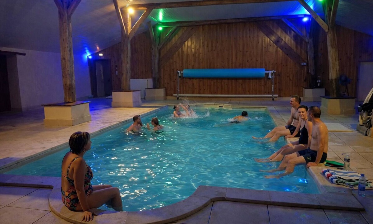 Usson-du-Poitou House | Private mini Center Parcs - Gîtes 21 pers. With indoor swimming pool, sauna & steam room