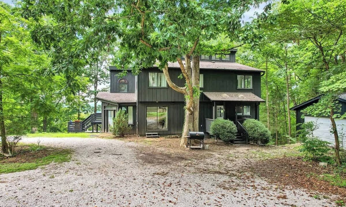 Sewanee House | Private Mountain Retreat Near Sewanee | 2 Homes, Sleeps 20