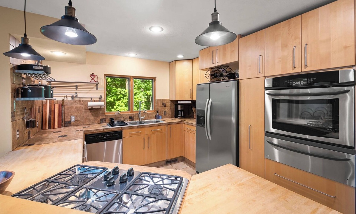 Lovingston Cabin | Private Mountain Retreat near Breweries and Wineries