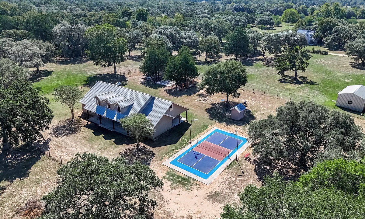 Weimar House | Private Nature Retreat with Fishing & Pickleball