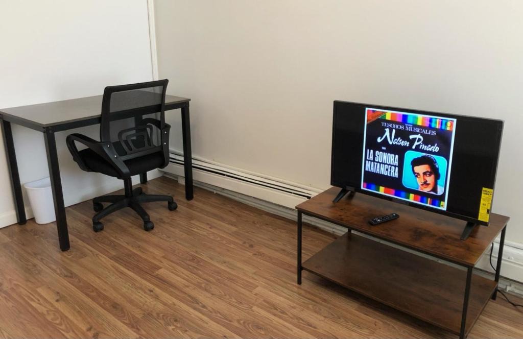 Perth Amboy Apartment | Private one-bedroom and one-bathroom apartment with private street entrance in convenient area