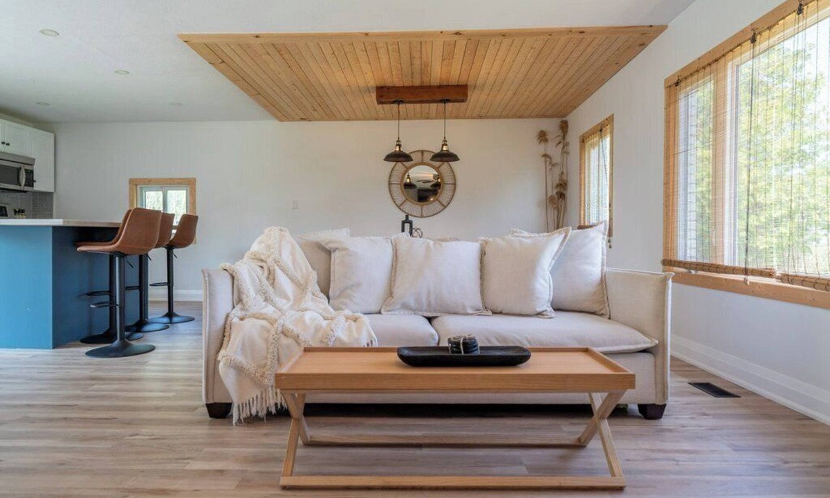 Carrying Place Cottage | Private PEC Retreat w Games Room