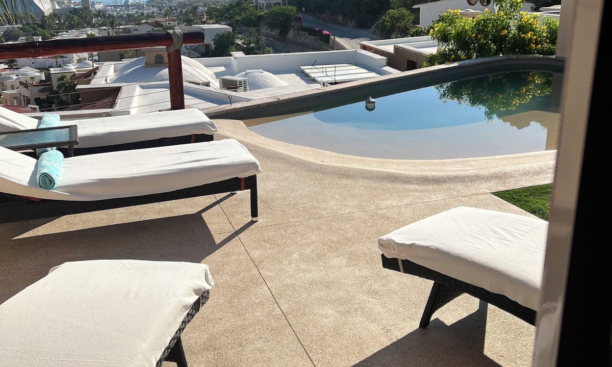 Ildefonso Green Villa | Private Penthouse in Pedregal with Pool. Walk to Marina+Beach+Town+Food+Waldorf