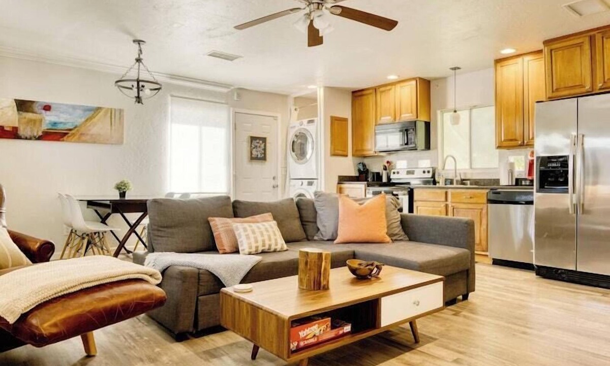 Alhambra House | Private Phx Guesthouse w/Patio & Full Kitchen