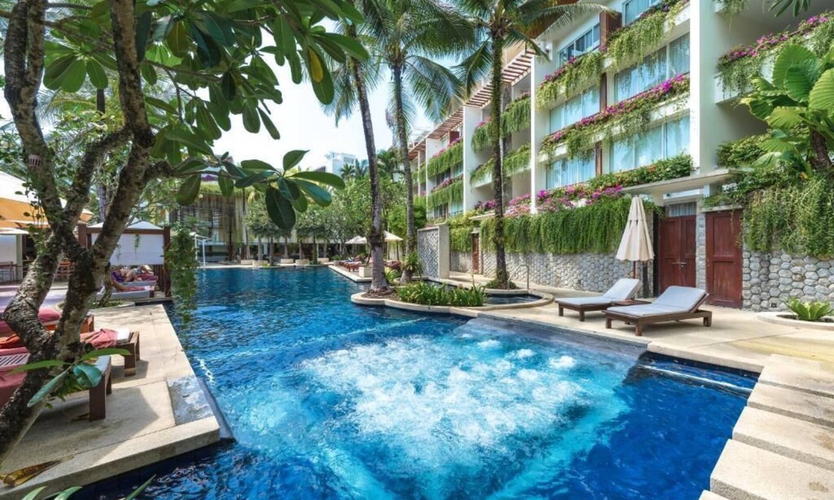 Cherngtalay Apartment | Private Pool Residence, 5 bedrooms, 5 bathrooms, 500 sqm size, at Surin Beach