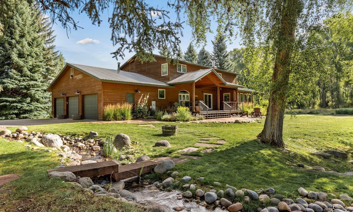 Durango House | Private Pond, Starlink, Creekside, Firepit, Pets!