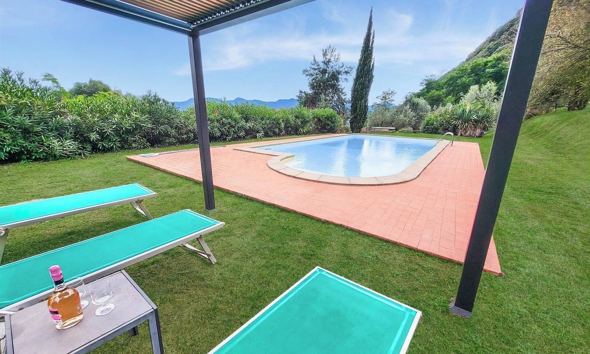 Coreglia Antelminelli Villa | Private Pool, 4 poster, US style fridge, ping pong, electric car charging point