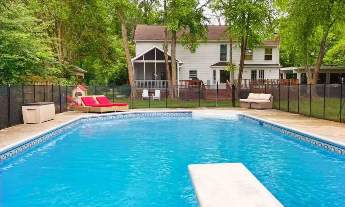 Myers Park House | Private POOL and baby friendly home near Uptown