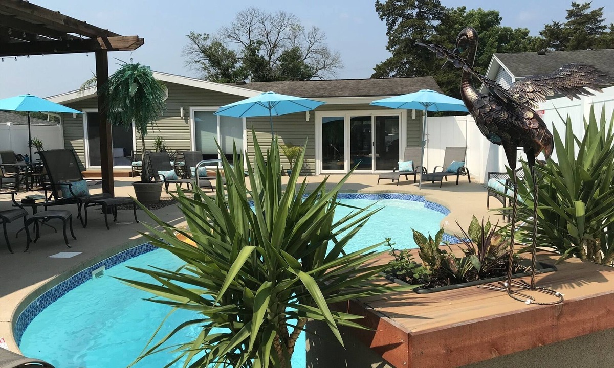 Camdenton House | Private Pool, Dock Slip, Backyard bar & grill. Awesome views Perfect 4 Families