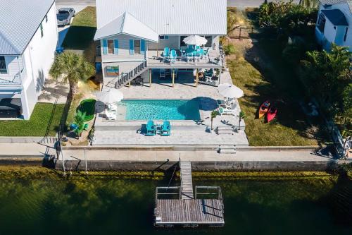 Spring Hill House | Private Pool & Dock: Old Florida Waterfront Home