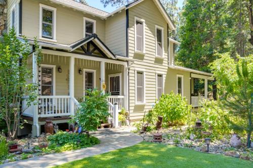Tuolumne House | Private Pool & Fire Pit! Tuolumne Family Retreat