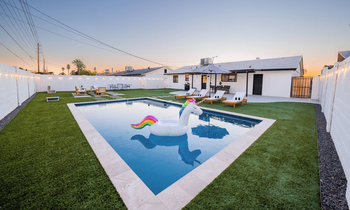 Cox Heights House | Private Pool + Firepit | Putting Green + Games | 10-Min Old Town | Sun & Social