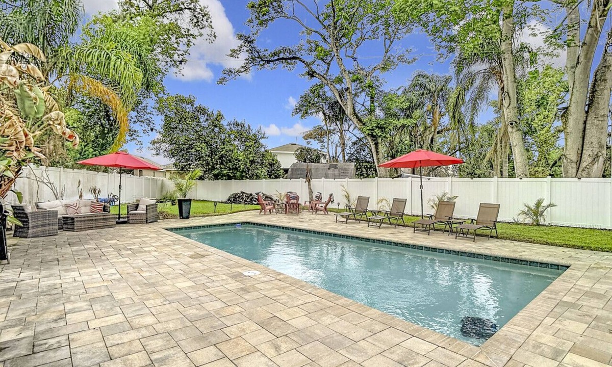 Seffner Community Alliance House | Private Pool, Games, Firepit Ultimate Tampa Fun House