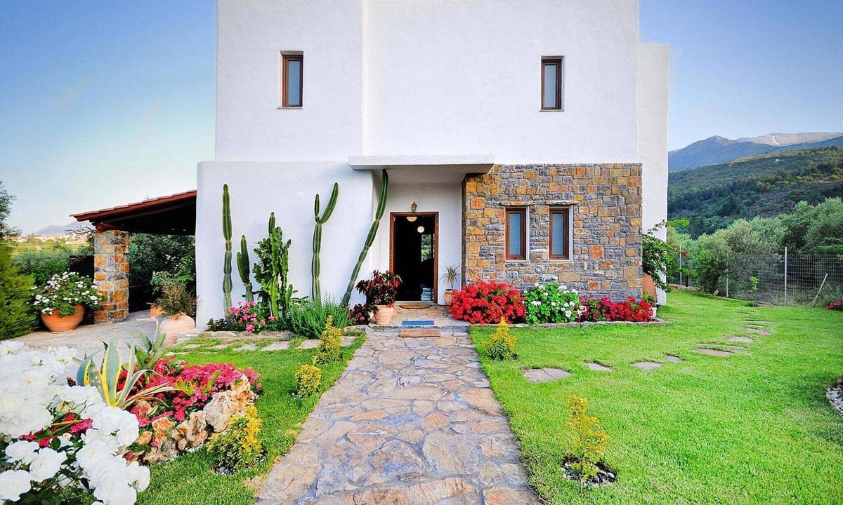 Pemonia House | Private Pool & Garden Villa for 6