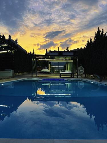 Anavyssos Villa | Private Pool House for 6 by Olivujoj