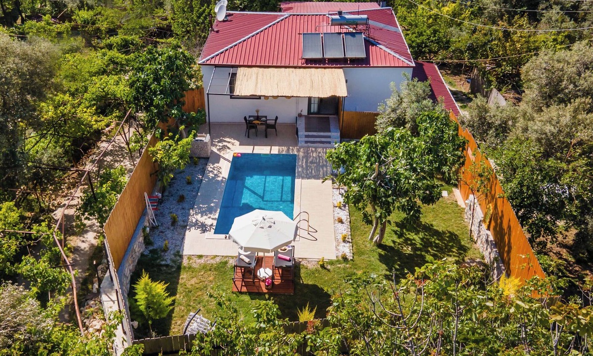 Uzumlu Villa | Private Pool, Jacuzzi, Conservative Honeymoon Villa